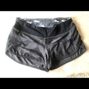 Lululemon shorts size 4